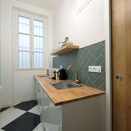 Renovated, Chic For Two París